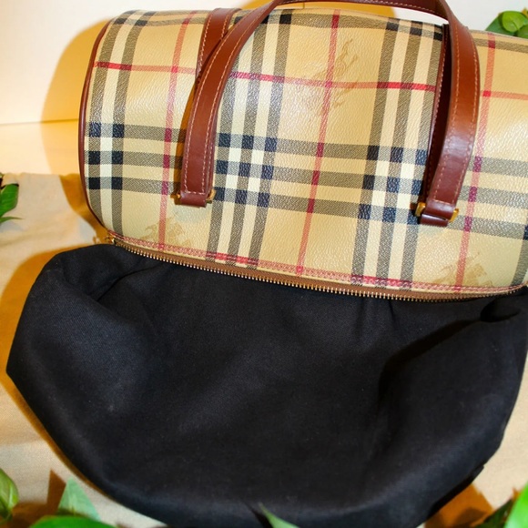 Burberry Leather Nova Check Barrel Bag - Picture 7 of 7